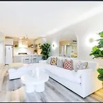Elegant Oceanview Stay